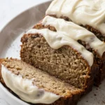 Cinnamon Roll Bananenbrot – Super saftig & vegan (Mit Frosting)