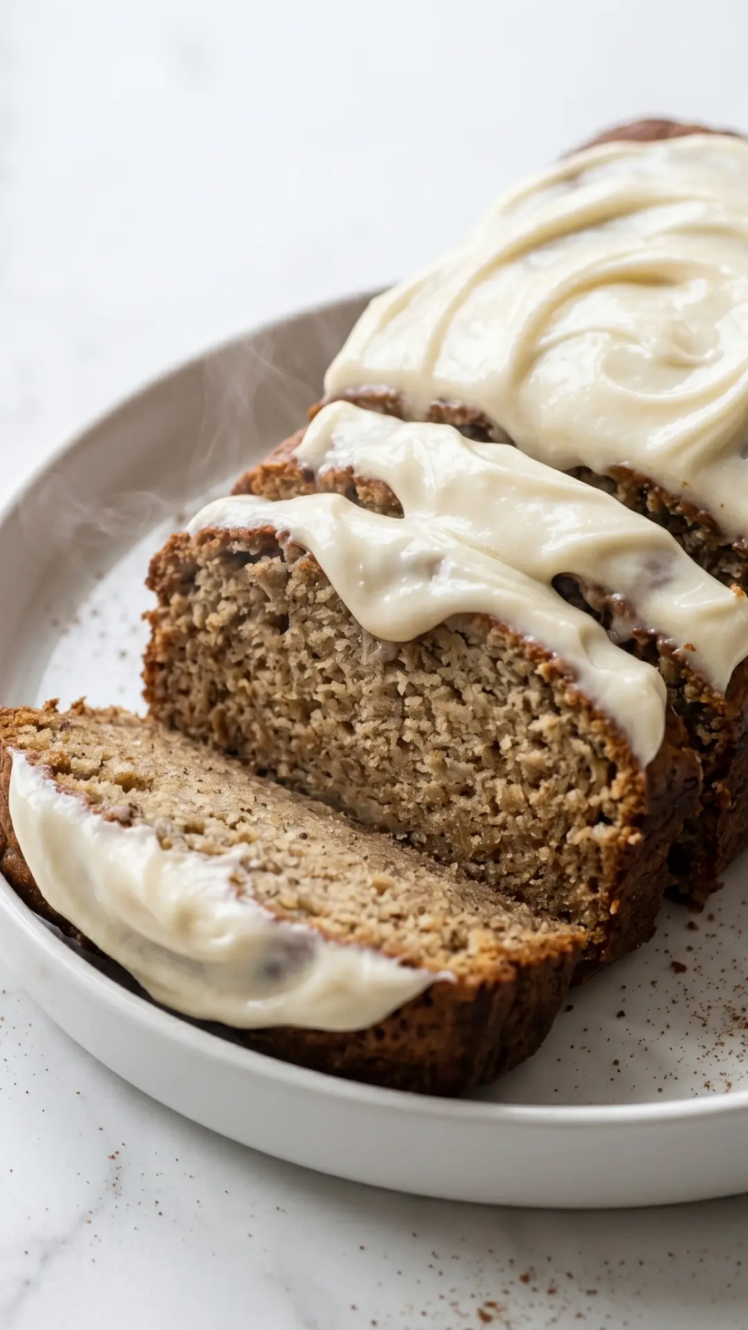 Cinnamon Roll Bananenbrot – Super saftig & vegan (Mit Frosting)