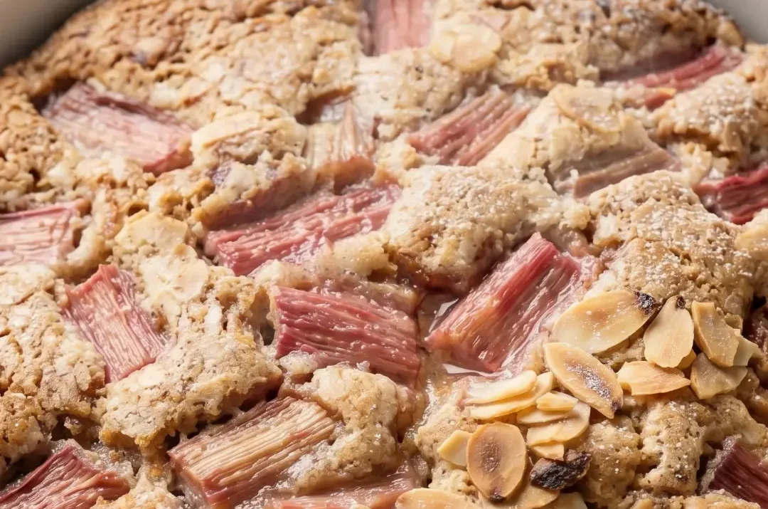 Mandel-Rhabarberkuchen: Das einfachste Rezept für saftigen Frühlingskuchen