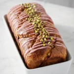 Fruchtiger Hefezopf mit Beerenfüllung backen — Saftige Babka