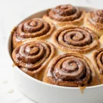 Sourdough Cinnamon Rolls über Nacht – Fluffige Zimtschnecken aus Discard