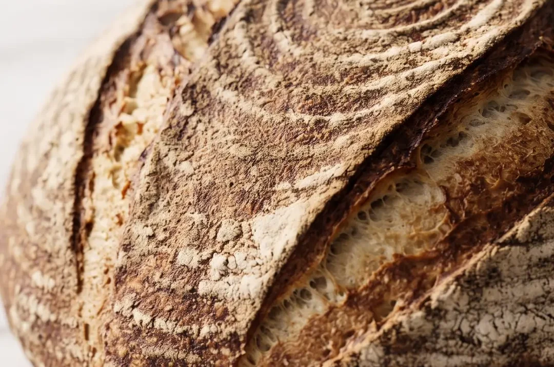 Herzhaftes Roggenbrot aus Sauerteig: Das beste Rezept für kräftiges Brot