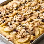 Saftiger Hefeteig-Apfelkuchen mit knuspriger Mandelkruste backen